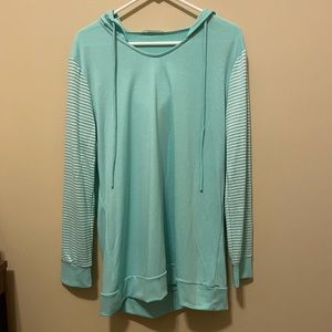 Reborn J lightweight pullover